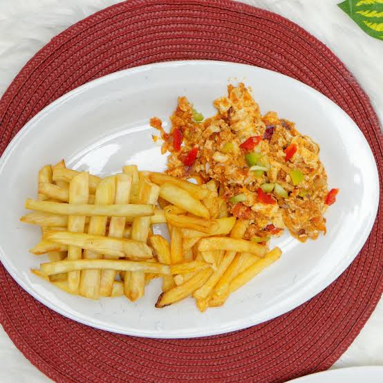 Chips and Egg Sauce 😍